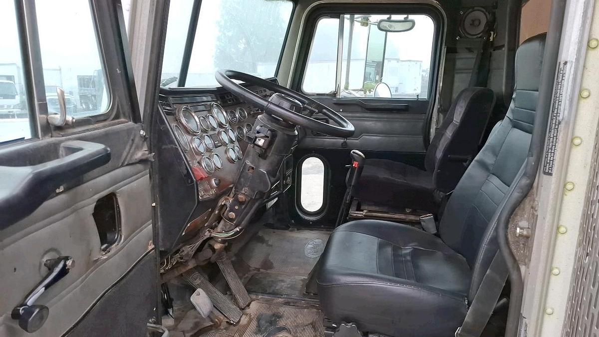 Used 1991 Peterbilt 379 Semi