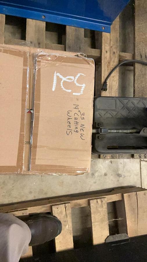 Used Porter Cable Metal Cutting Saw and Blades