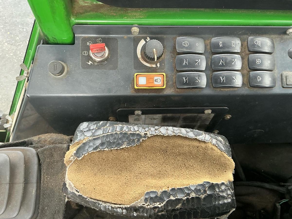 Used 2015 John Deere 335D Knuckleboom