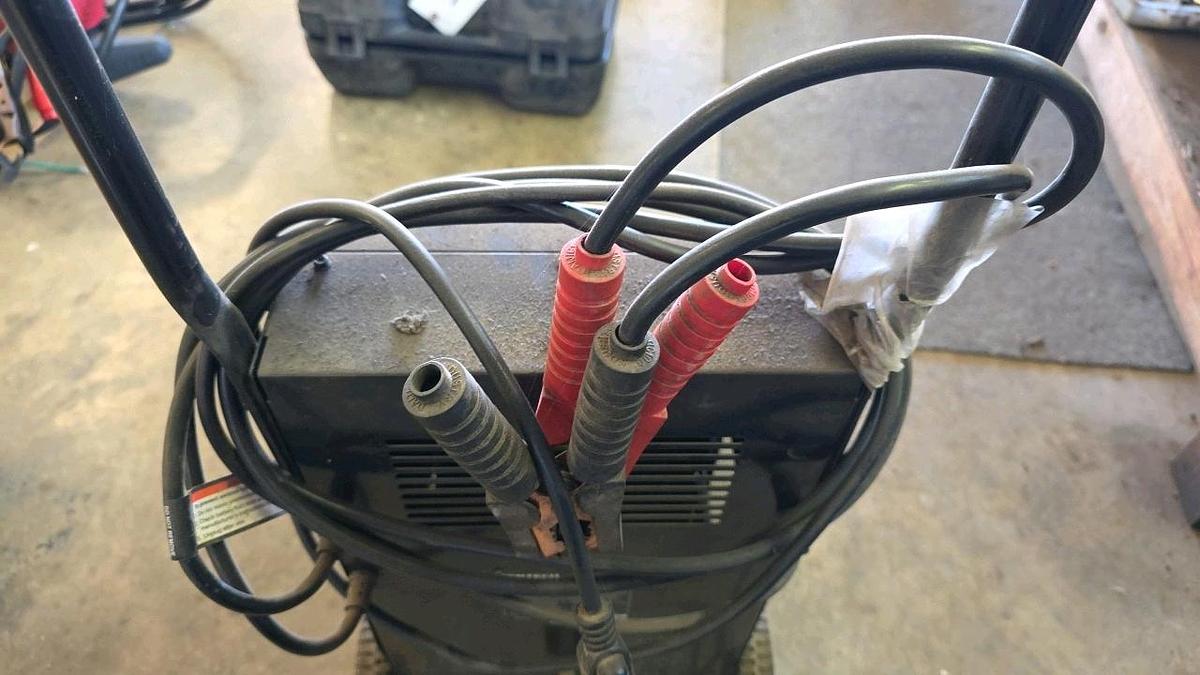 Used Cent-tech 6/12V Automatic Battery Charger/Engine Starter