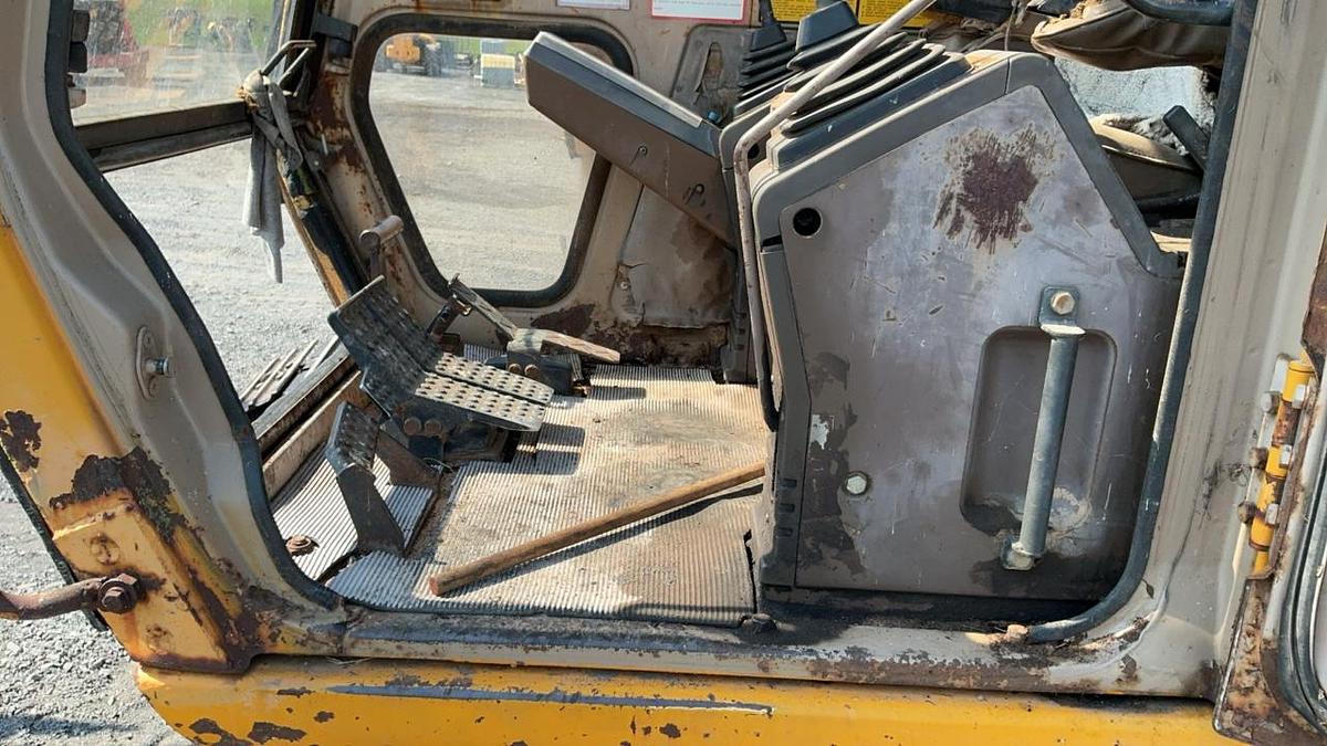 Used 1988 John Deere 490D Excavator