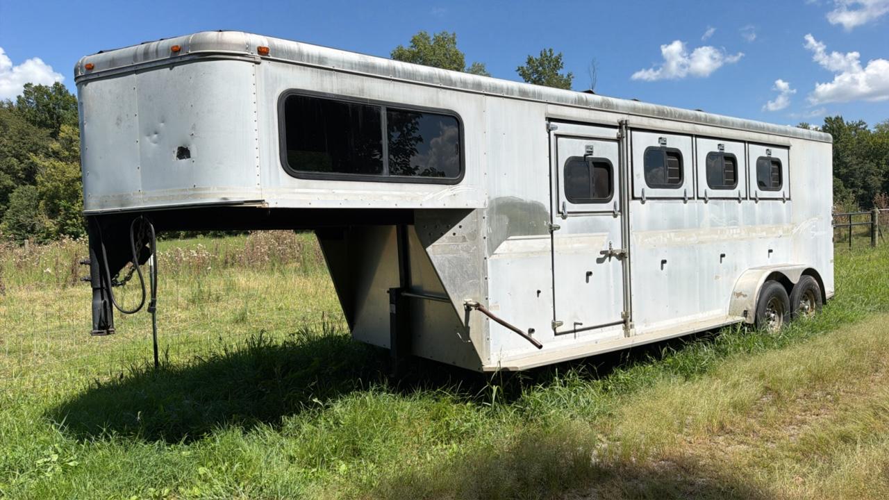Used Sundowner 4 Horse Trailer