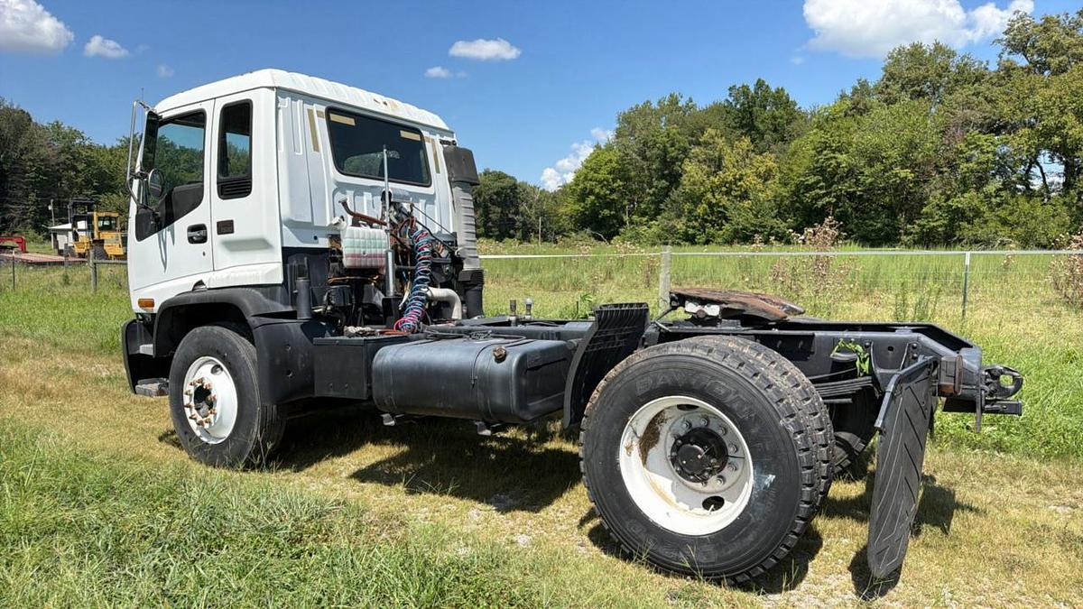 Used 2002 GMC T7500 Snub Nose Truck