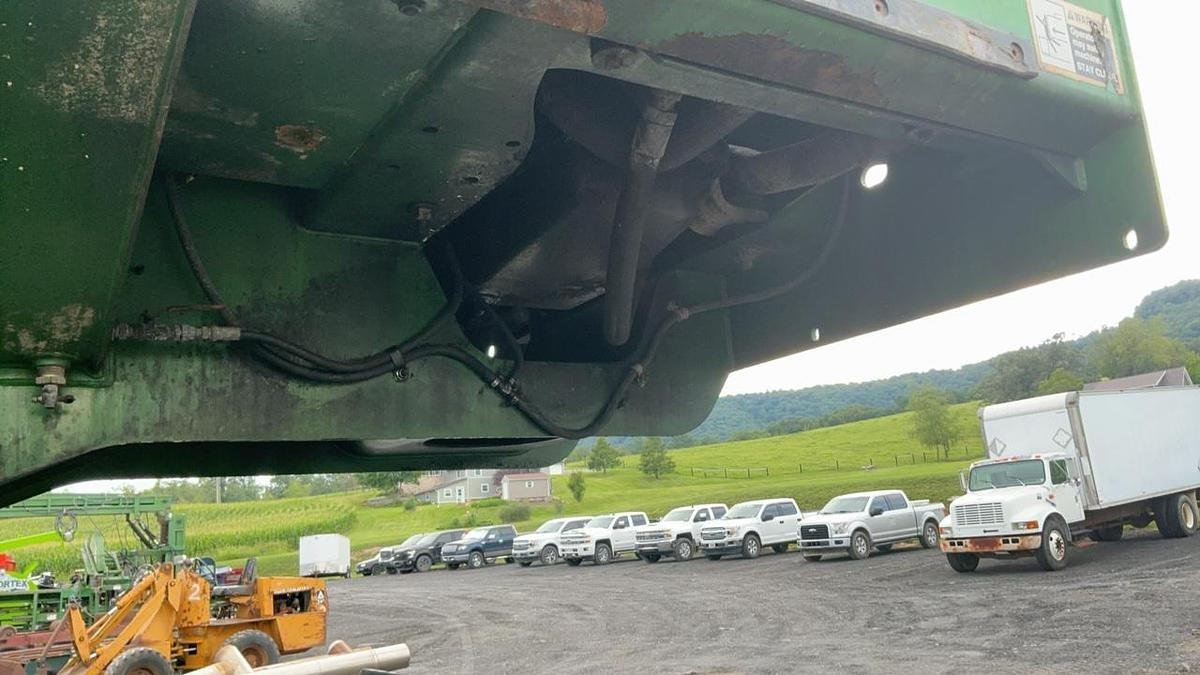 Used 2015 John Deere 335D Knuckleboom