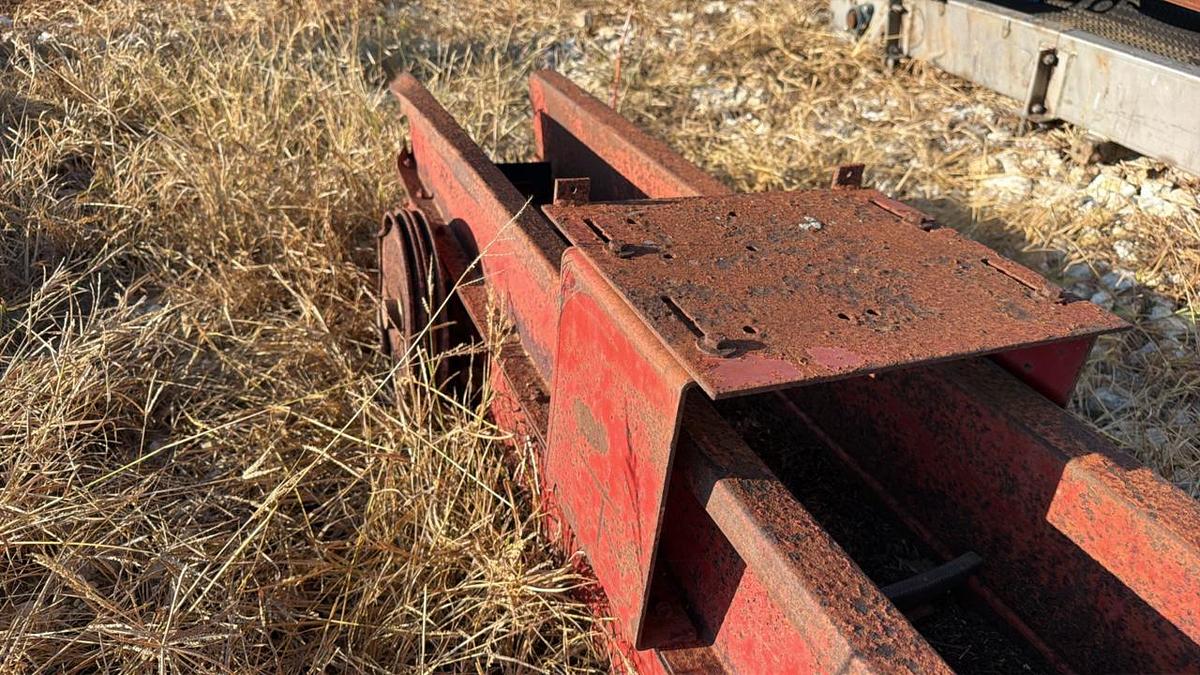 Used Knowles FE10 Single Chain Paddle Conveyor