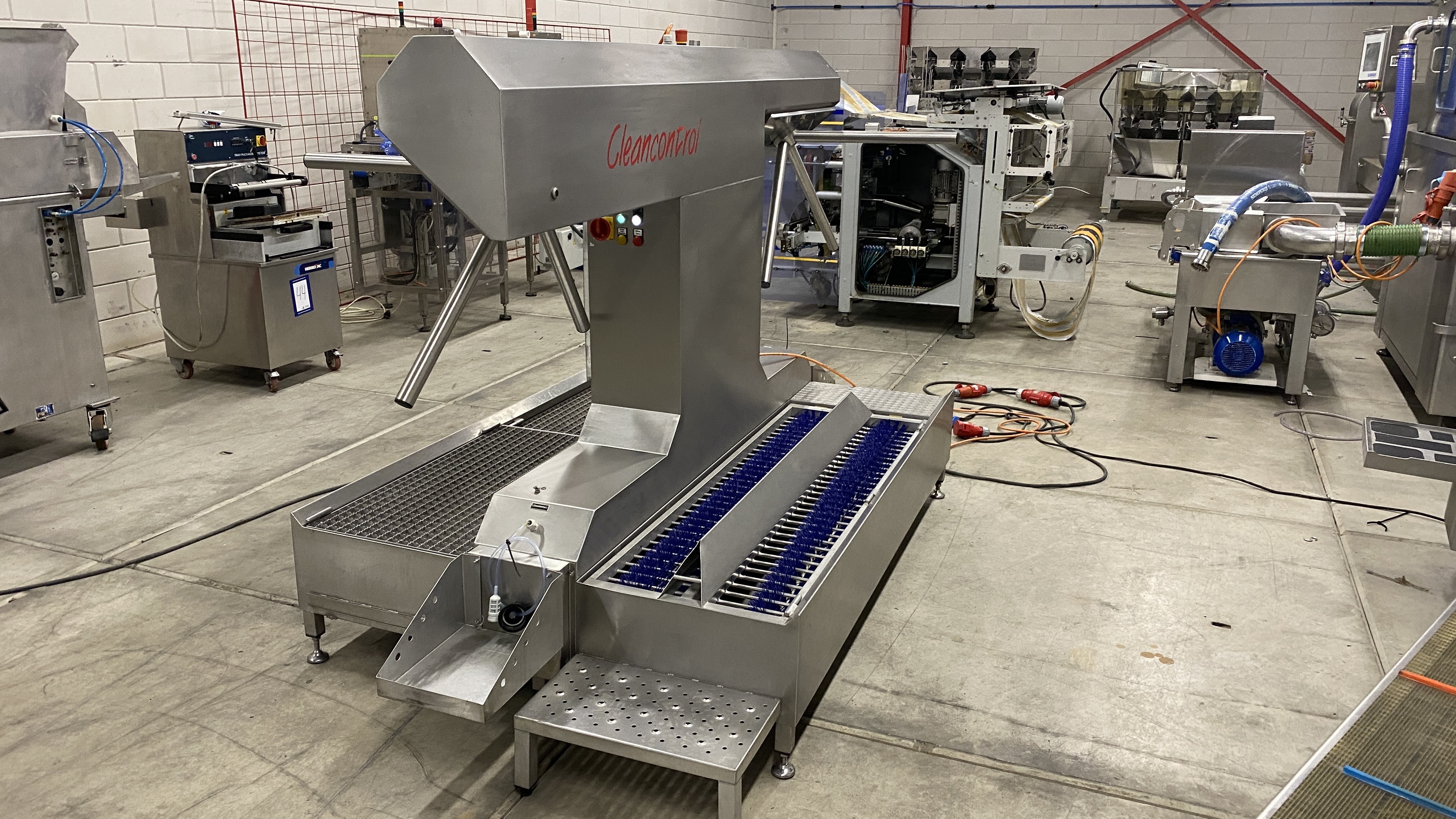 Used Cleancontrol Hygiene station