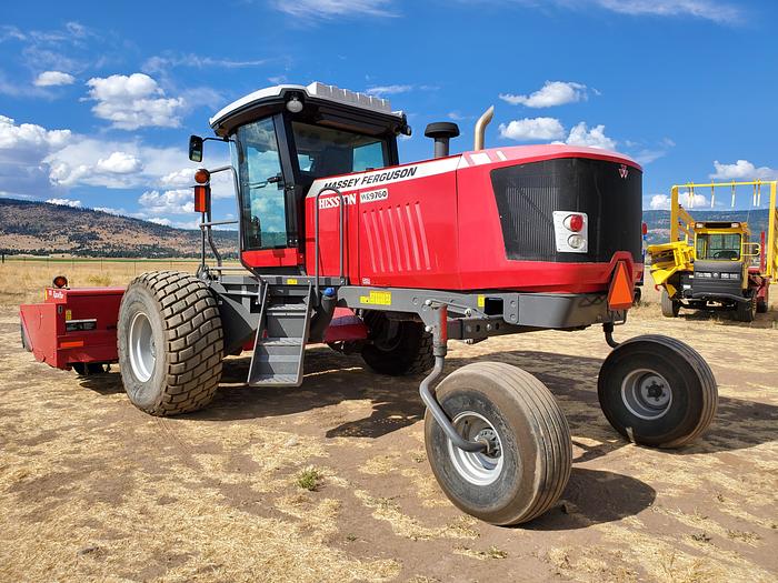 Used ** 800 Hrs ** 2014 Massey Ferguson WR9760 Rotary Windrower