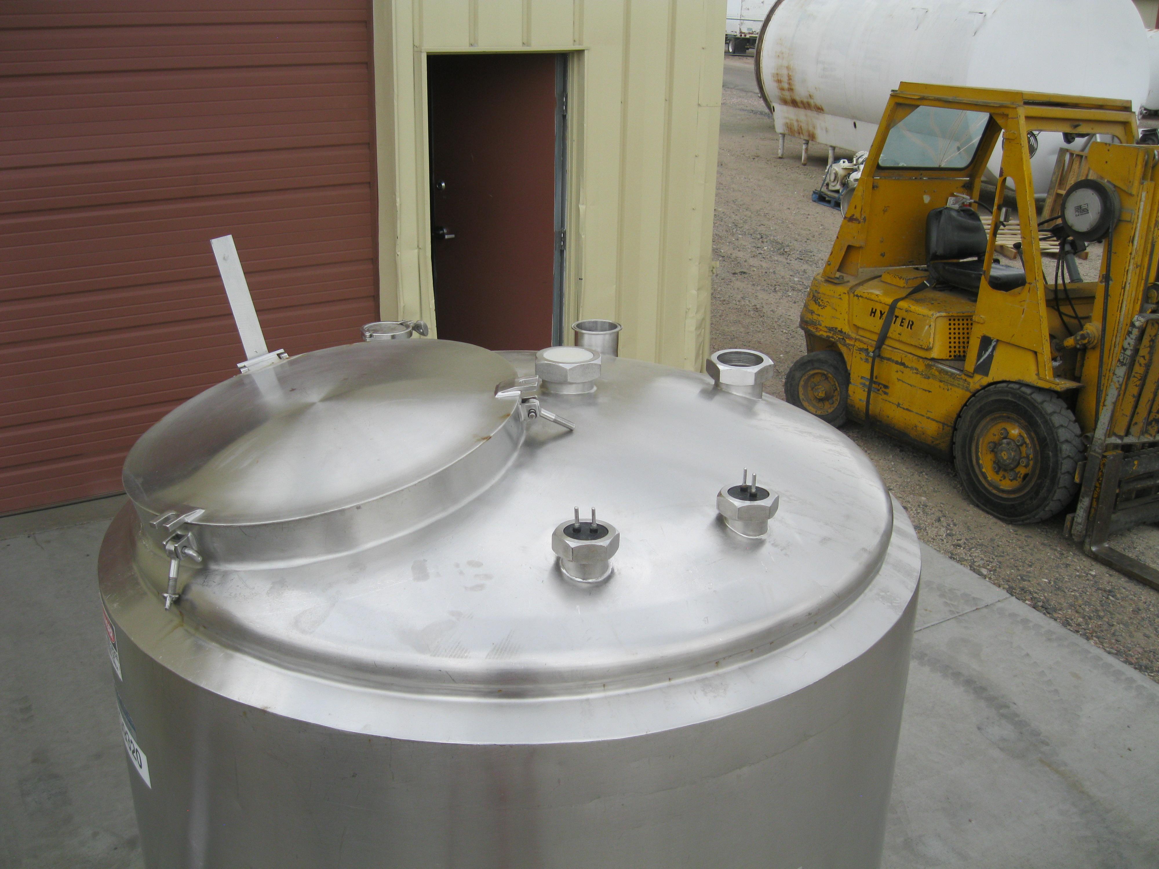 Used 500 GALLON INSULATED STORAGE TANK