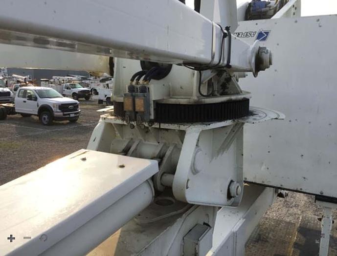 Used 2002 International 2674 Aspen Aerials UB50 Bridge Inspection Bucket Truck