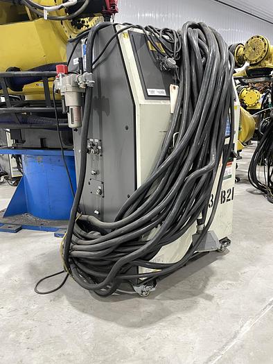 Used FANUC M900iA/350 6 AXIS ROBOT WITH 30iA CONTROLLER AND WEBBER SERVO SHEET METAL SCREW GUN