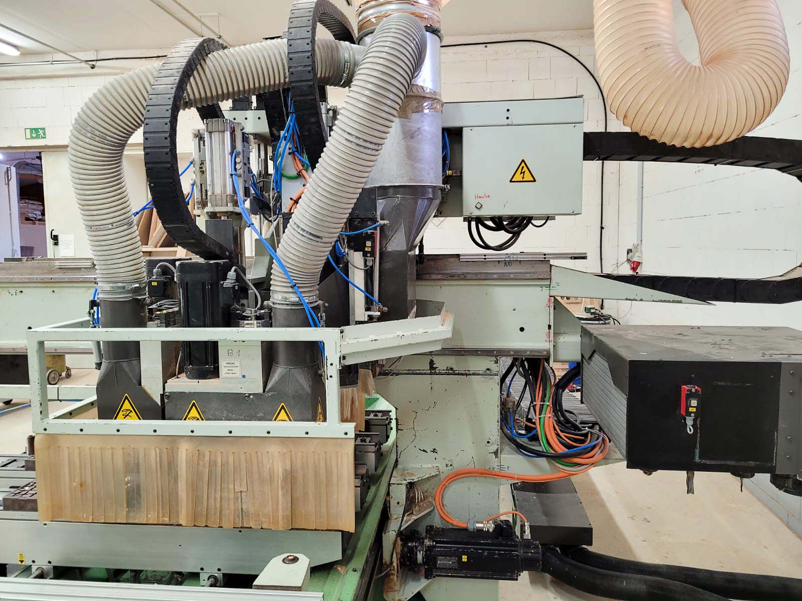 Used Weeke BP 165 - CNC Machining Center - 1995