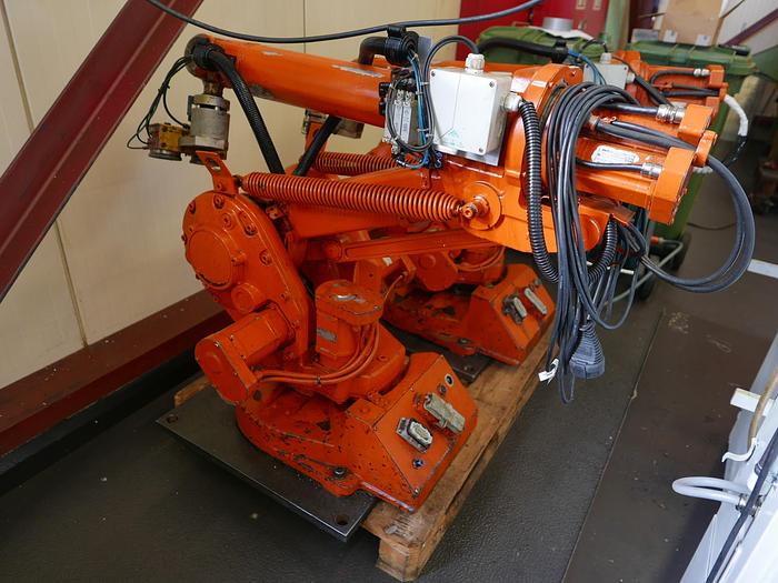 Gebraucht 2 Stück Roboter ABB IRB 1400 M94A