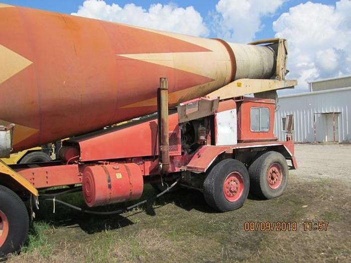 Used 1990 Mack Front Discharge Concrete Mixer Truck