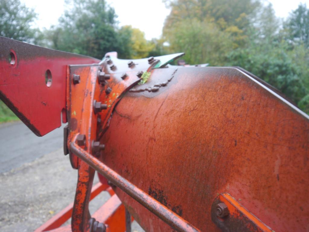 Used Kverneland LD85-240 Plough