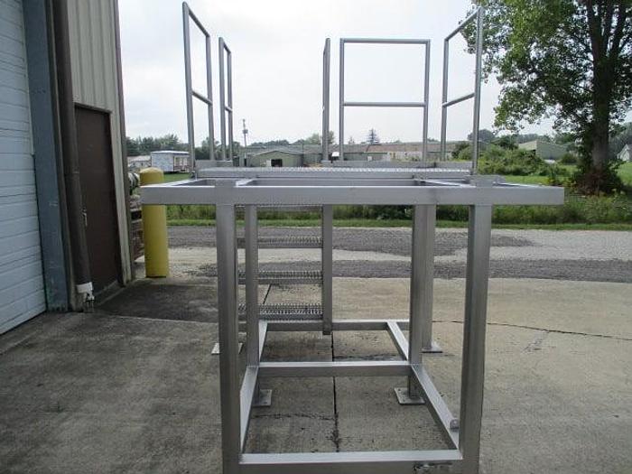 Used Work Platform, Stainless Steel, 3'Wx5' 8"L, Vertical Stairs