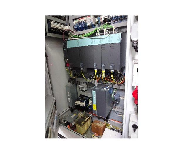 D'occasion 2012 Centre de fraisage 5 axes C.B.Ferrari A186