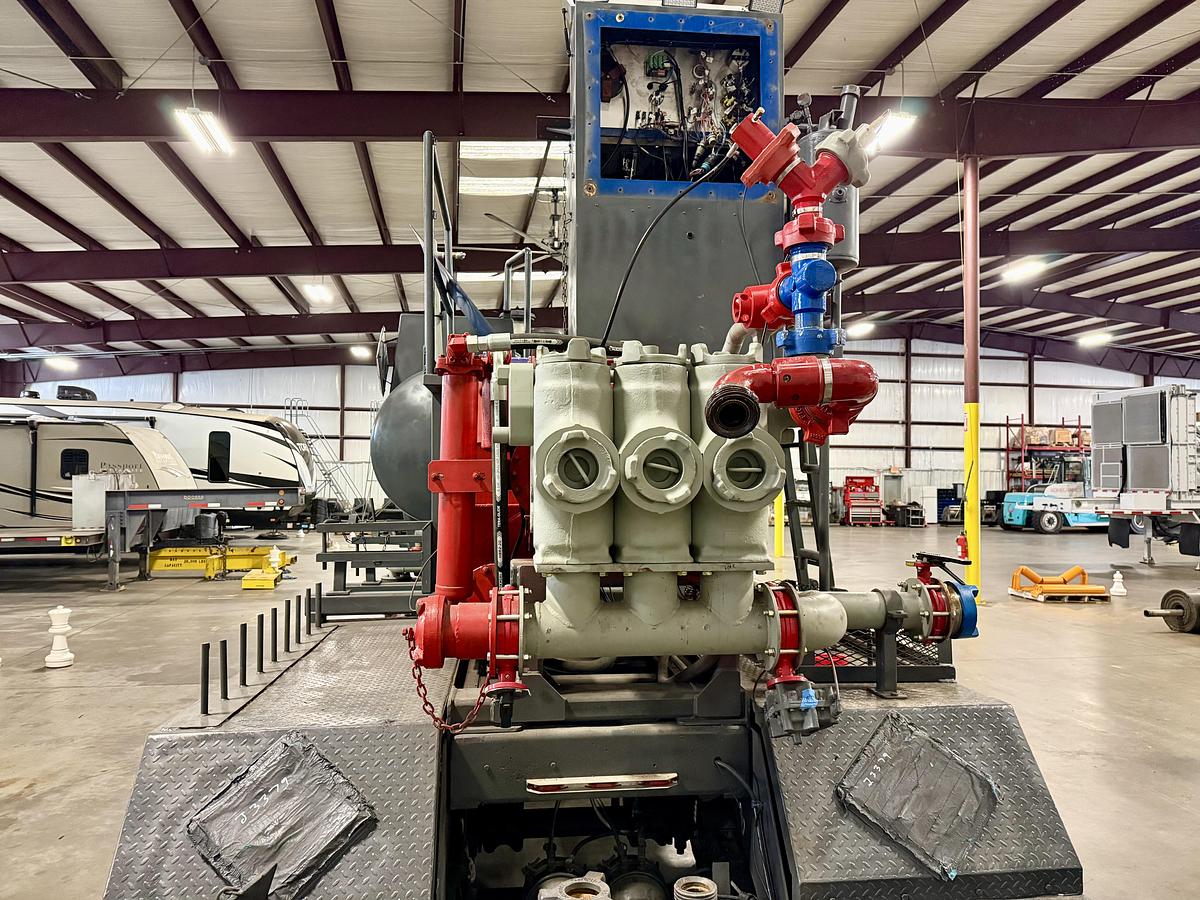 Refurbished 2011 New Capsule HT-400 Acid Pump Trailer