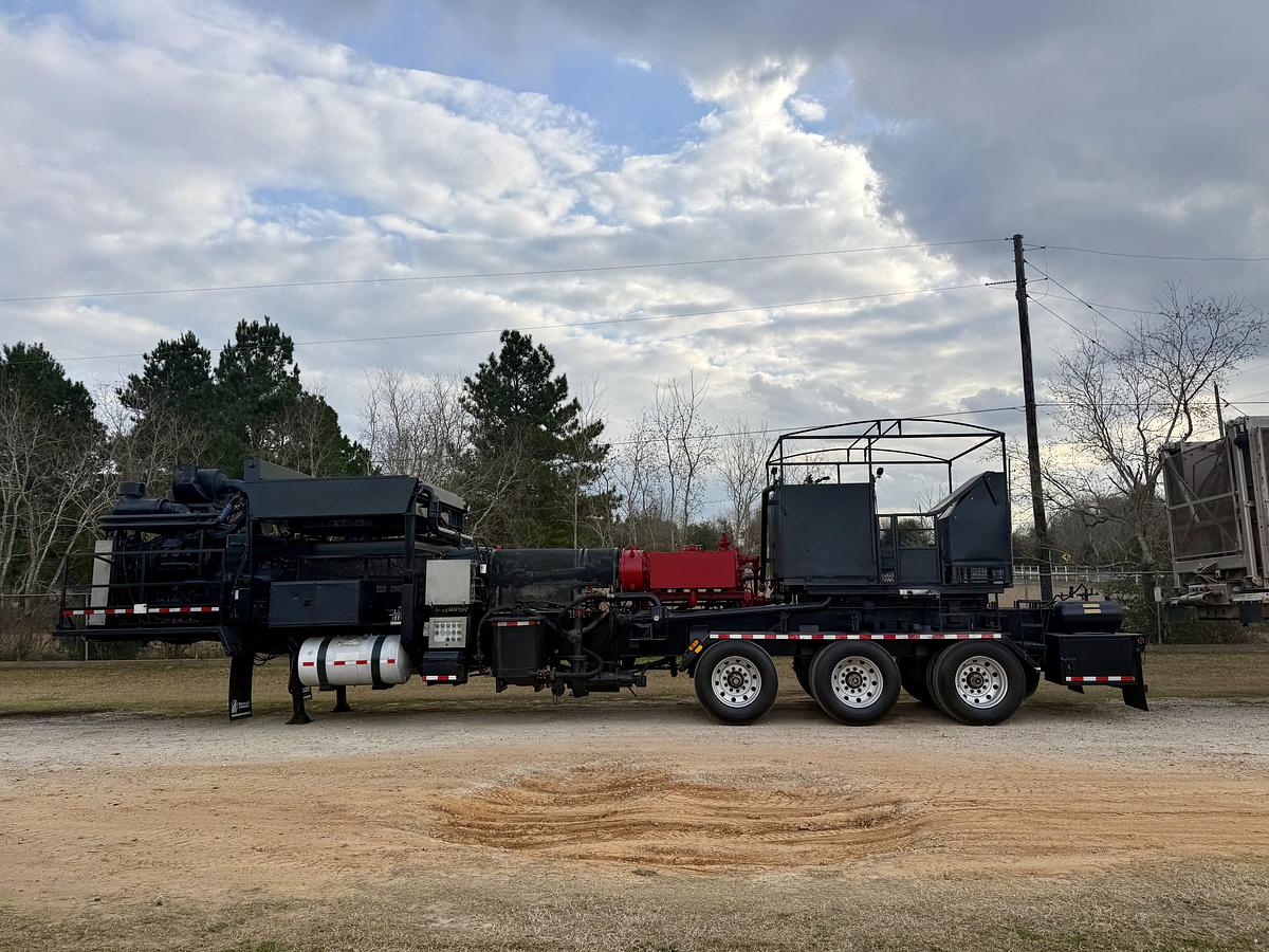 Refurbished 2007 Crown MSI Quintuplex Pump Trailer (2007 Doepker Tri-Axle)