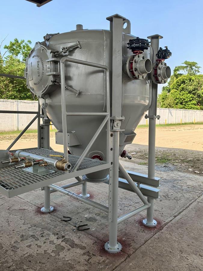 Used 2004 Cement Surge Can Silo