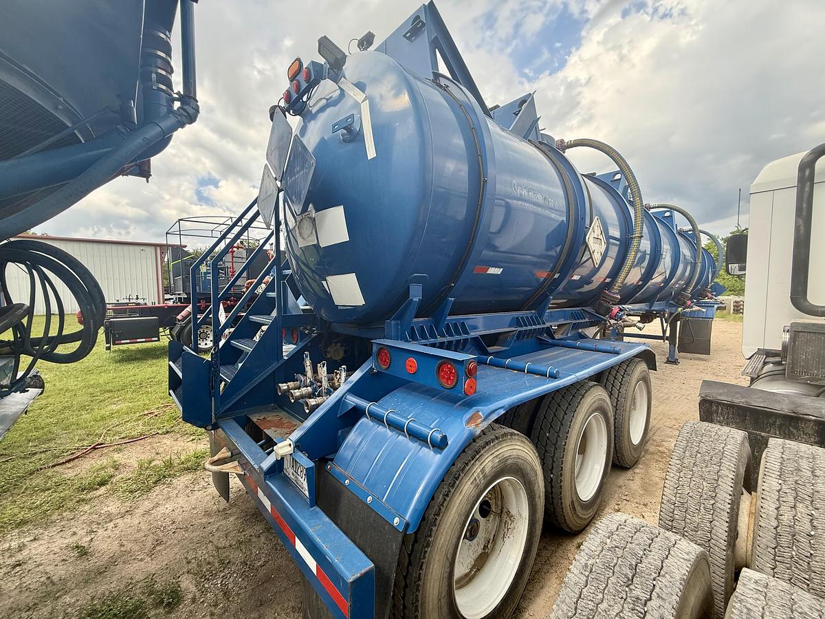 Used 2018 WORLEY 8,000 Gallon Acid Transport Trailer
