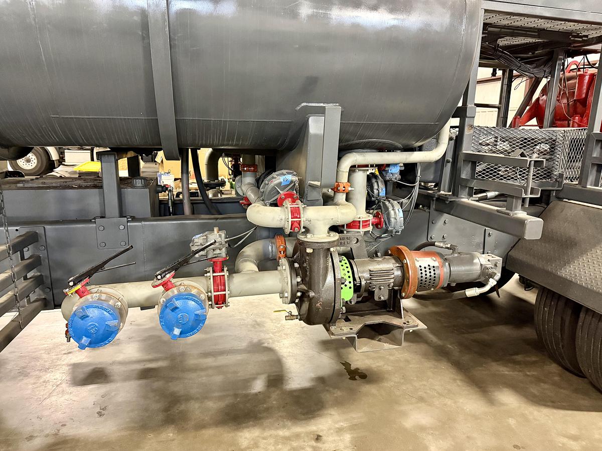 Refurbished 2011 New Capsule HT-400 Acid Pump Trailer