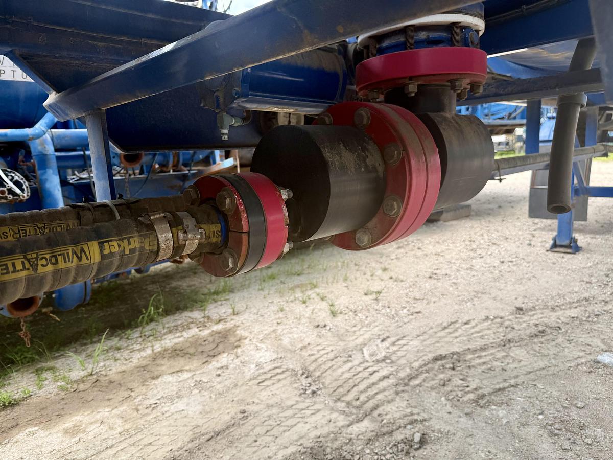 Used 2018 WORLEY 8,000 Gallon Acid Transport Trailer