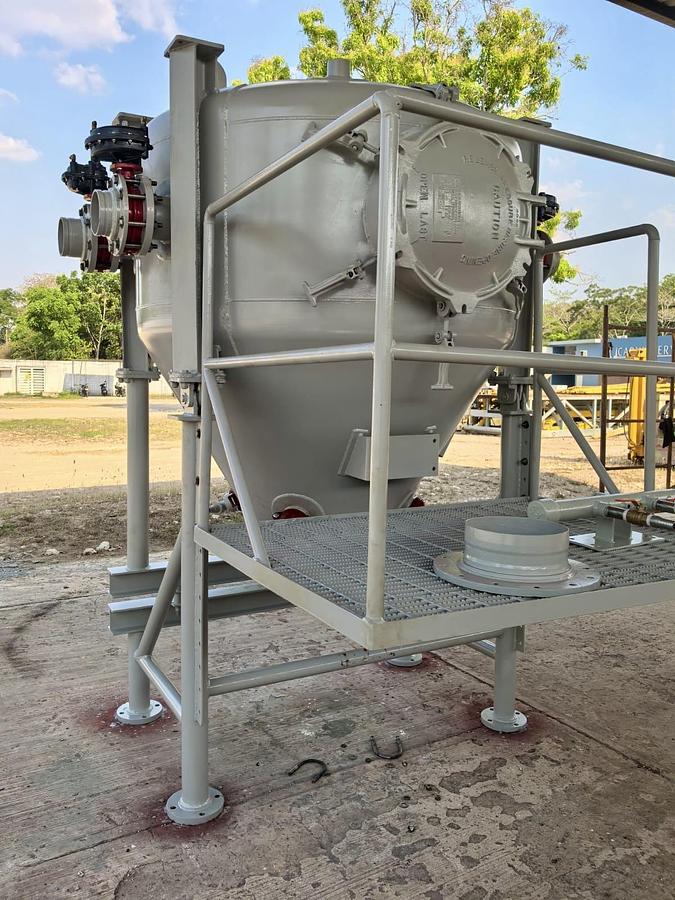 Used 2004 Cement Surge Can Silo