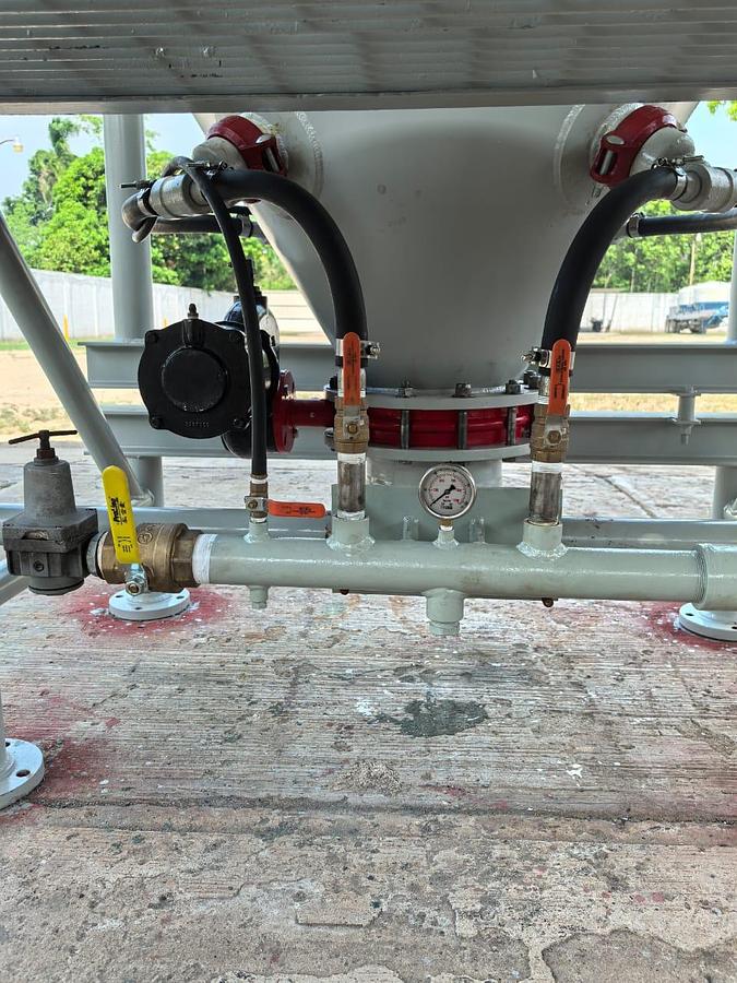 Used 2004 Cement Surge Can Silo