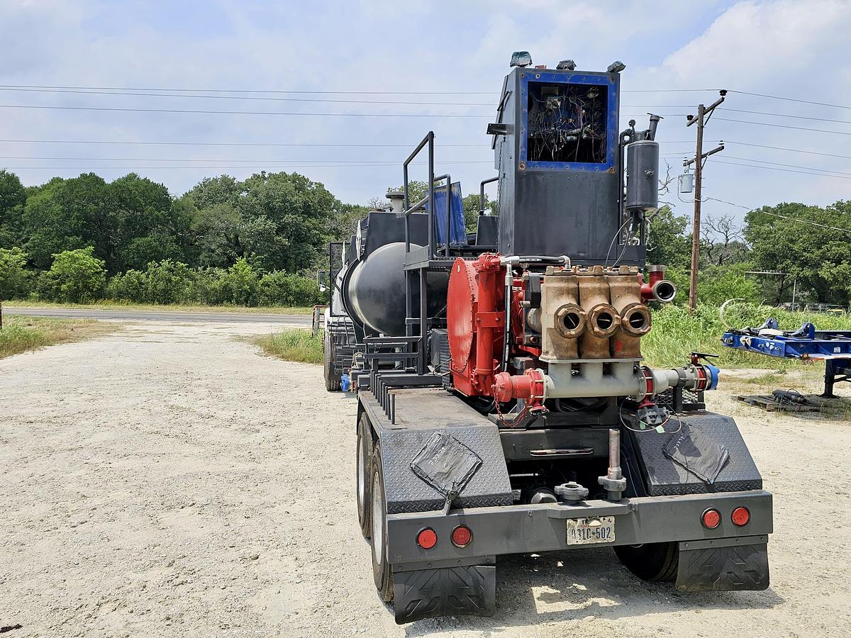 Refurbished 2011 New Capsule HT-400 Acid Pump Trailer