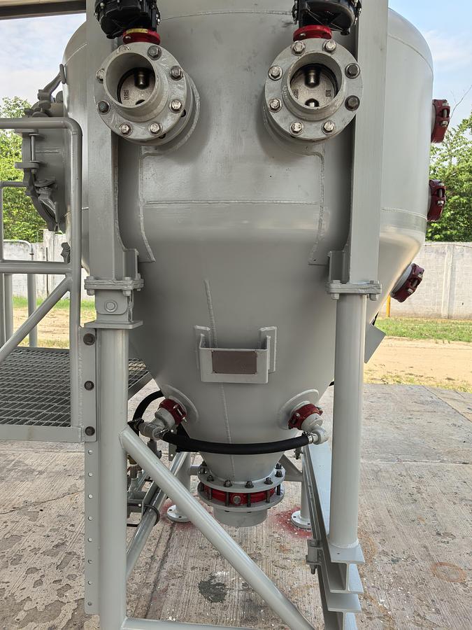 Used 2004 Cement Surge Can Silo