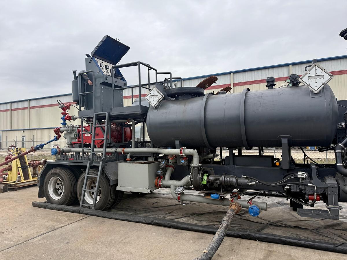 Refurbished 2011 New Capsule HT-400 Acid Pump Trailer