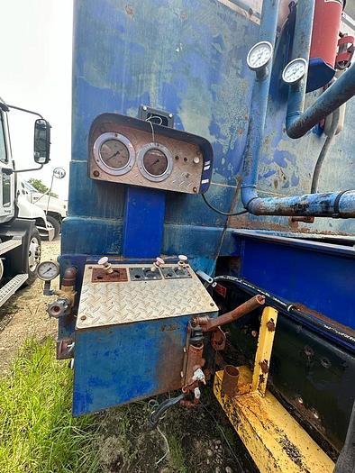 Used 2005 Volvo VHD RUSH Hot Oil Truck