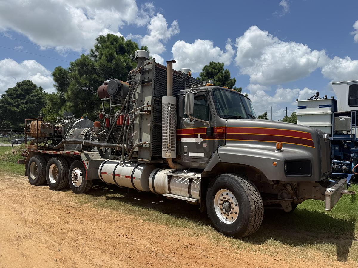 Refurbished 2008 International 1,350HP Bodyload Frac Pumper