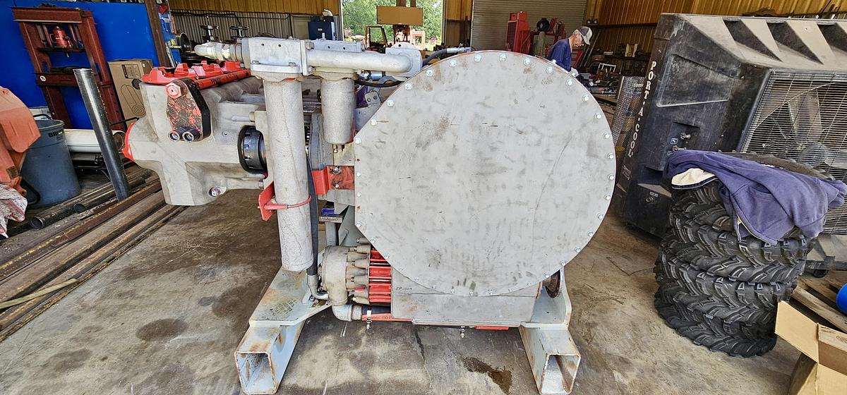 Refurbished Halliburton HT-400 Triplex Pump