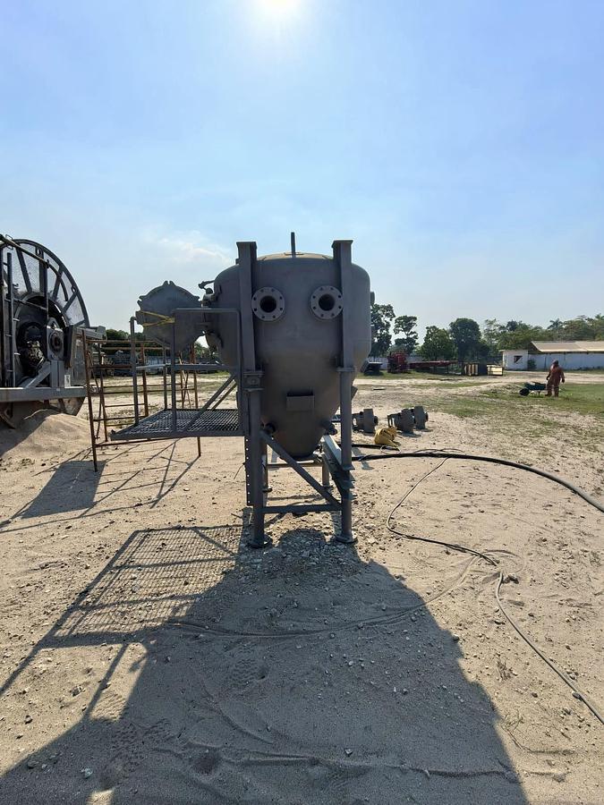 Used 2004 Cement Surge Can Silo