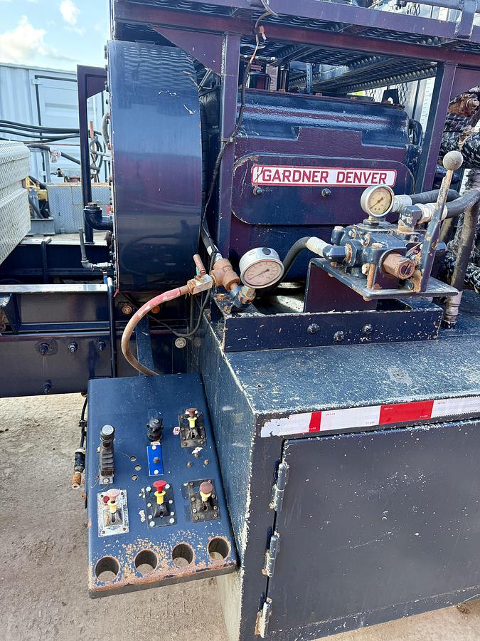 Used 2010 Peterbilt Acid Treater/ Kill Truck