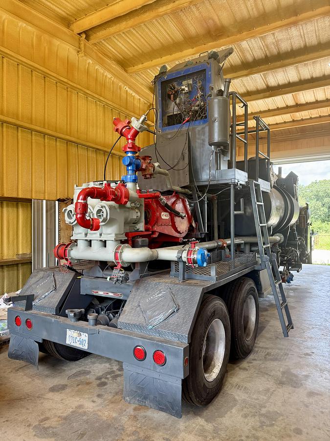 Refurbished 2011 New Capsule HT-400 Acid Pump Trailer
