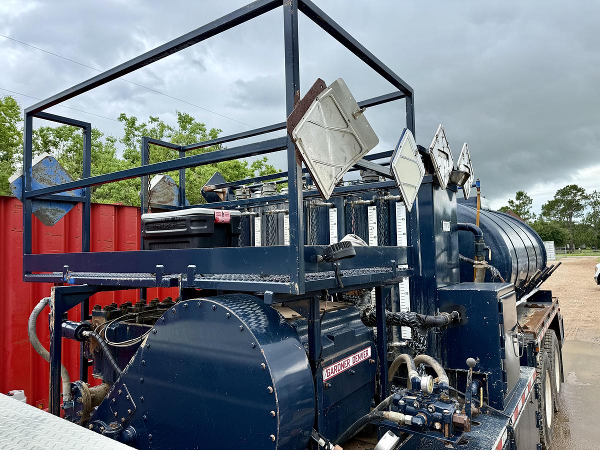 Used 2010 Peterbilt 365