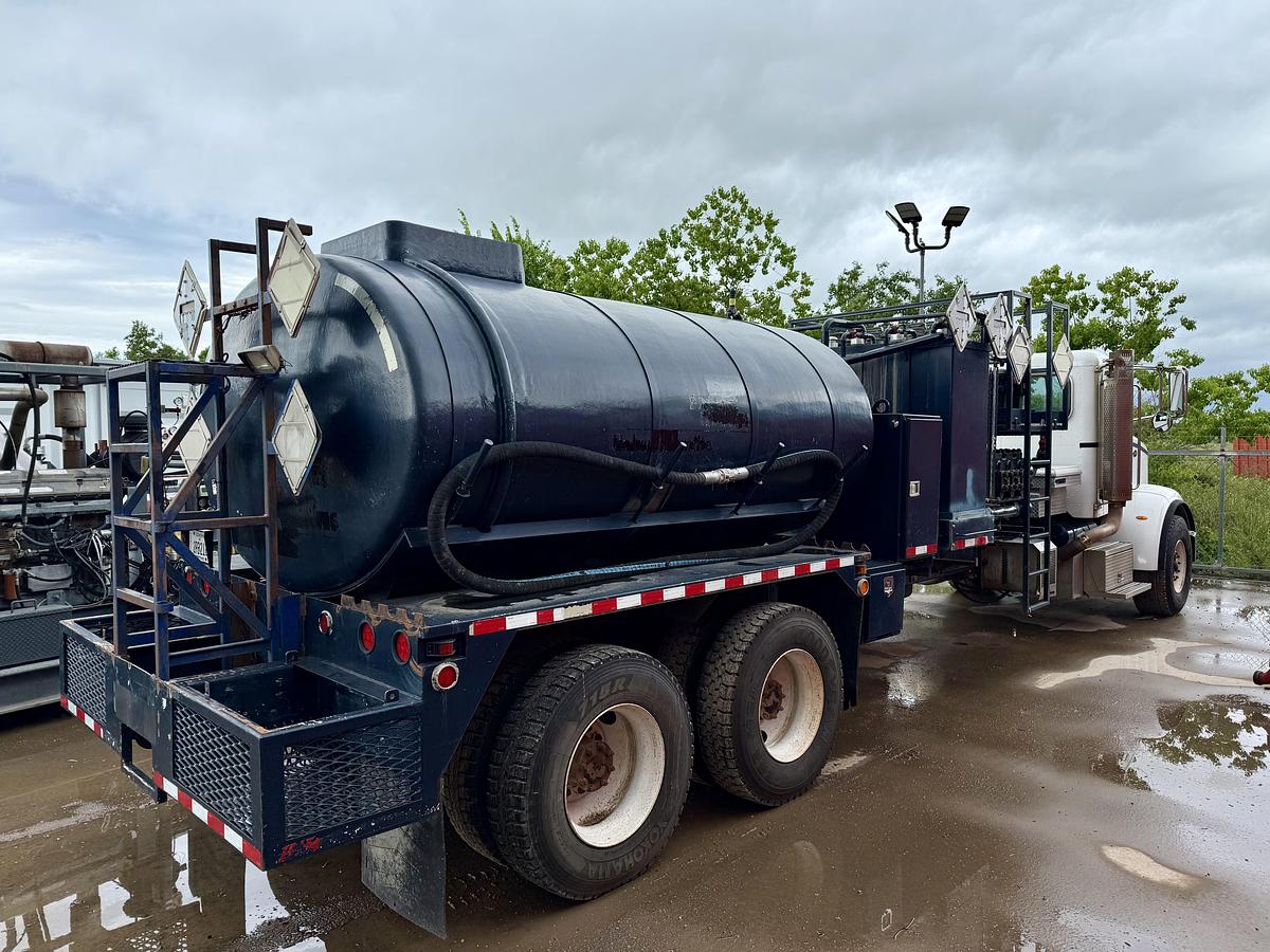 Used 2010 Peterbilt 365