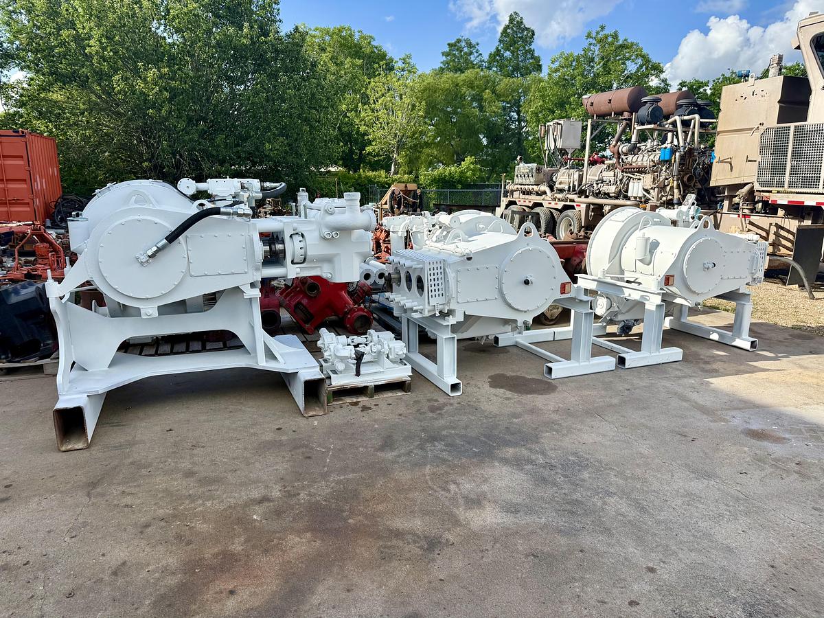 Refurbished Halliburton HT-400 Triplex Pump