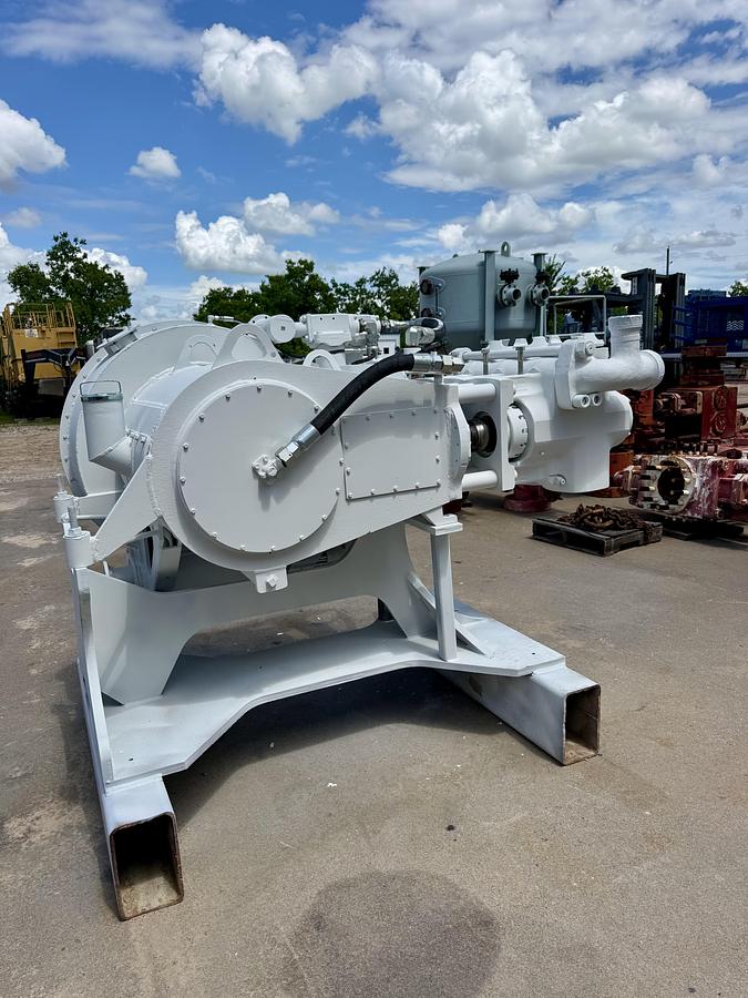 Refurbished Halliburton HT-400 Triplex Pump