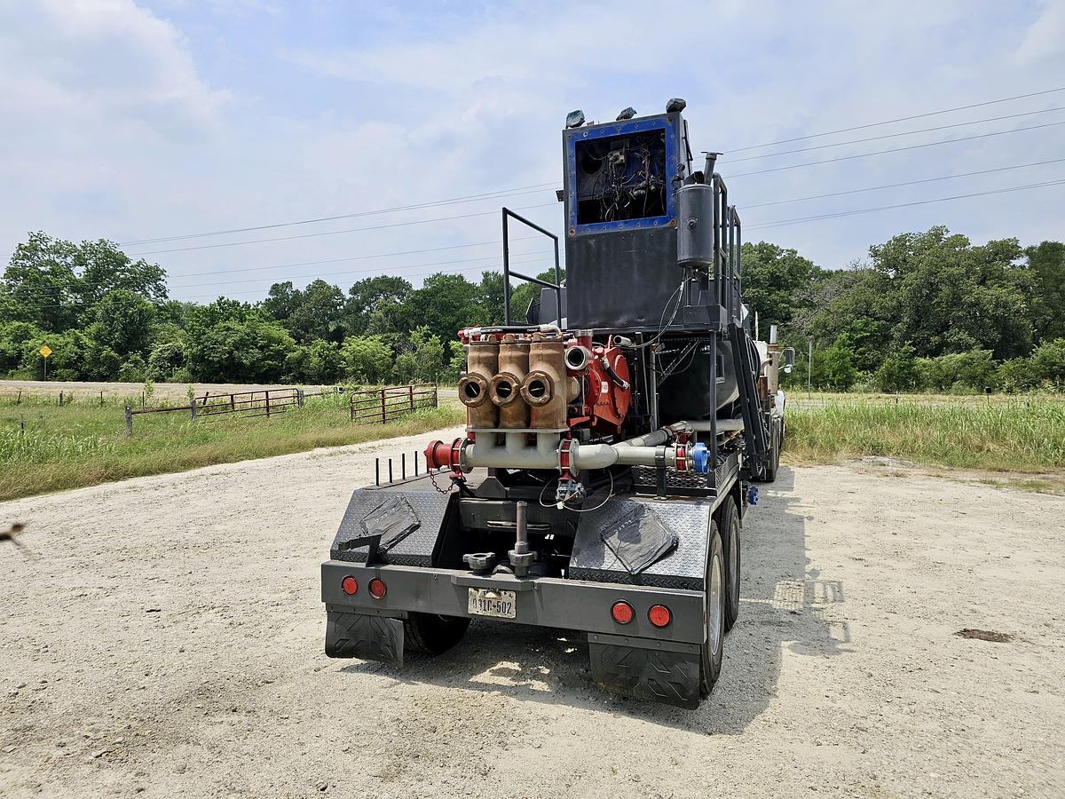 Refurbished 2011 New Capsule HT-400 Acid Pump Trailer