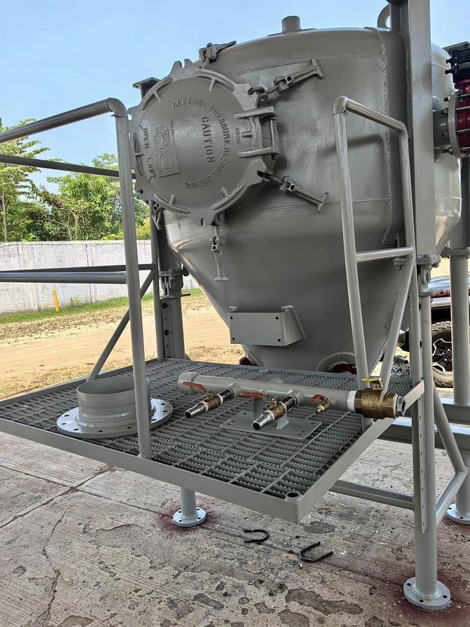 Used 2004 Cement Surge Can Silo