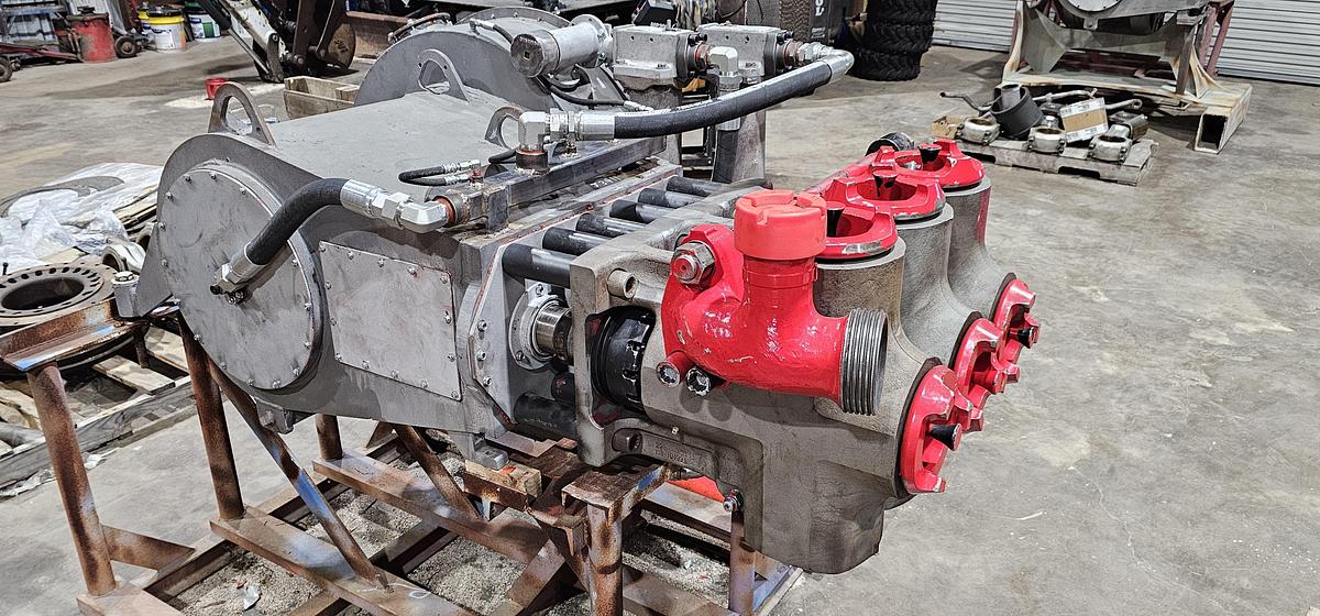 Refurbished Halliburton HT-400 Triplex Pump