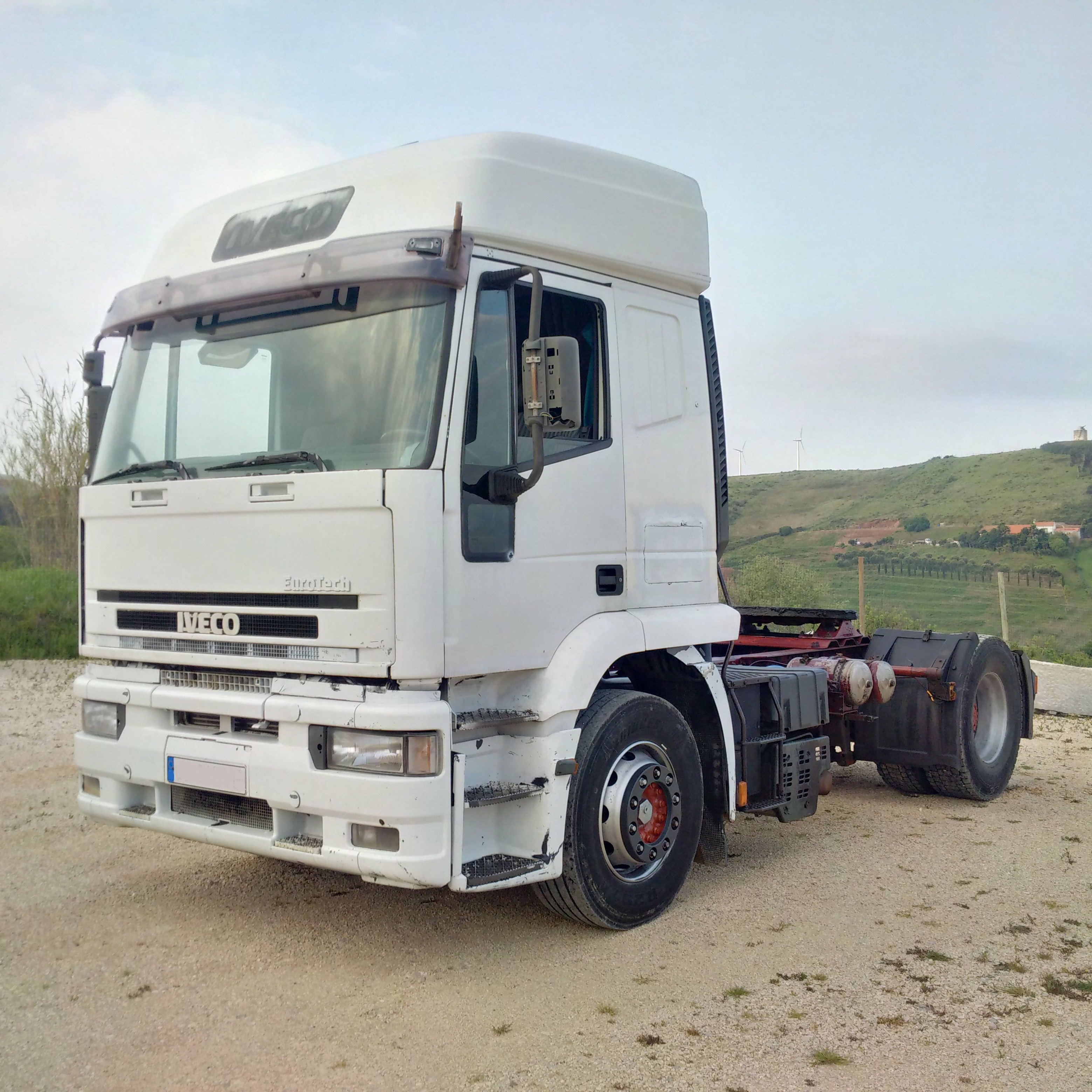 2000 IVECO Eurotech 440E42 manual injector pump tractor unit