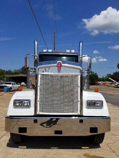 Used 2009 Kenworth W900L