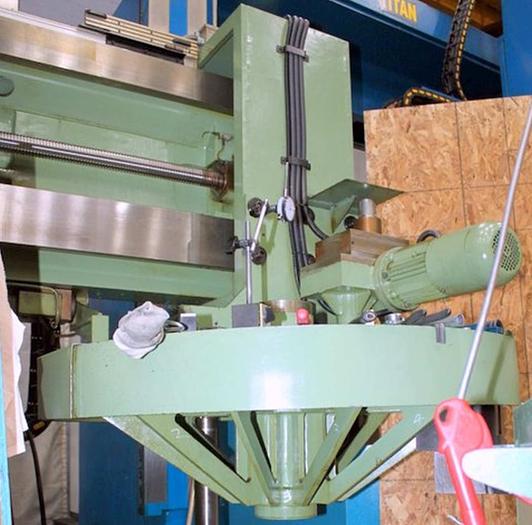 Used TITAN SC 33 CNC VERTICAL BORER