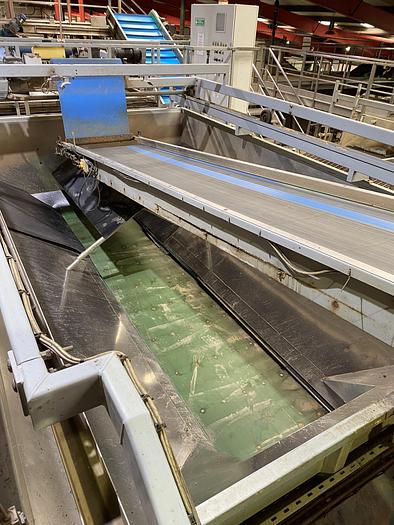 Used 5 Ton storing hopper with infeed conveyor and exit conveyor 1.6m H 3.2m W