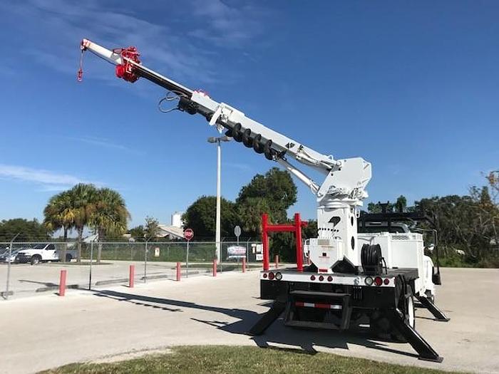 Used 2010 Ford F750 Telelect Commander 4042 Digger Derrick - C76440