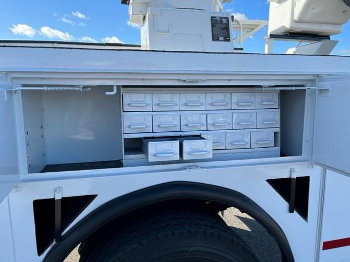 Used Altec AM55E-MH 60ft Bucket Boom with Material Handler on 2006 International 4300 4x4 Utility Truck - C00287